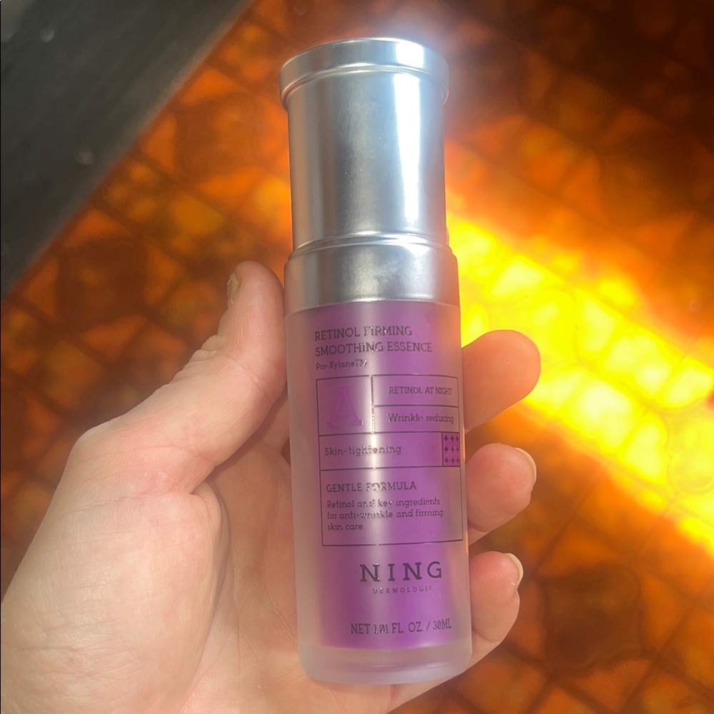 Ing Retinol-Firming Smoothing Essence - Silver and Purple